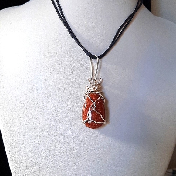 Gold Stone Pendant - New - Picture 1 of 1